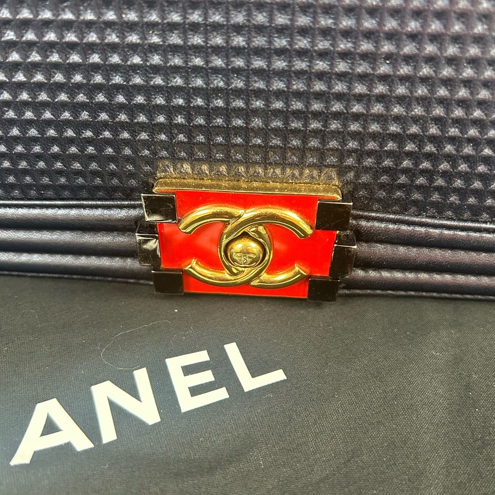 Chanel Le boy Maxi Blue and Red with Gold Chain - Picture 4 of 13